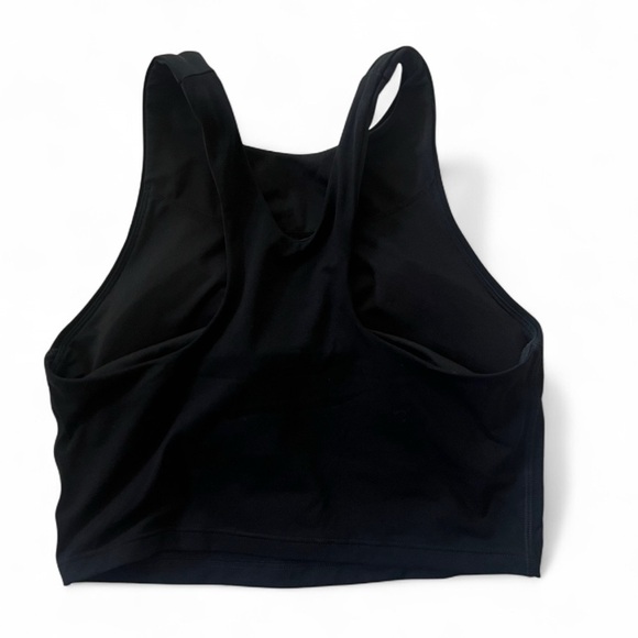 Athleta Black Women's Cropped Athletic Shirt - Padded - Picture 2 of 4